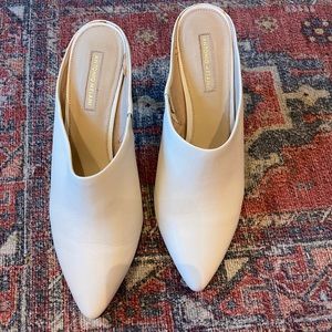 Antonio Melani White Heel Mules Size 8.5
